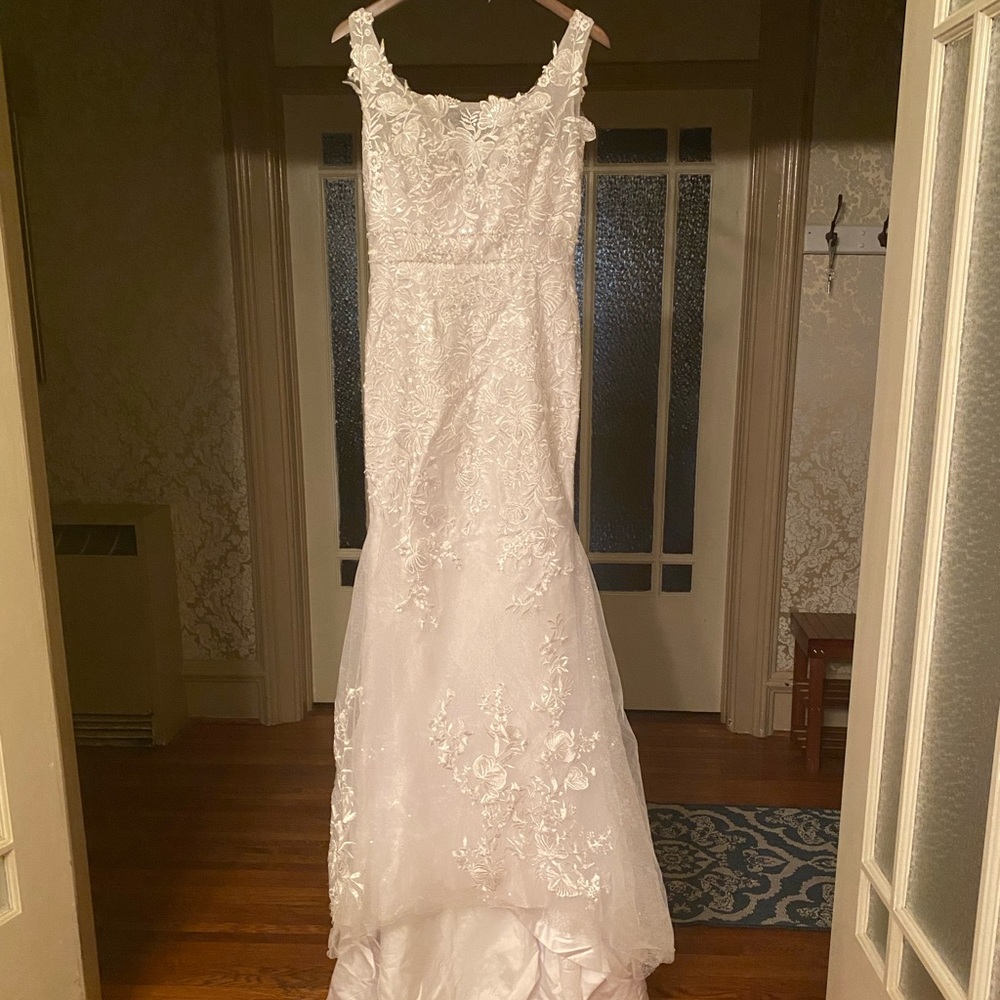 Lace Wedding Dress, New With Tags!